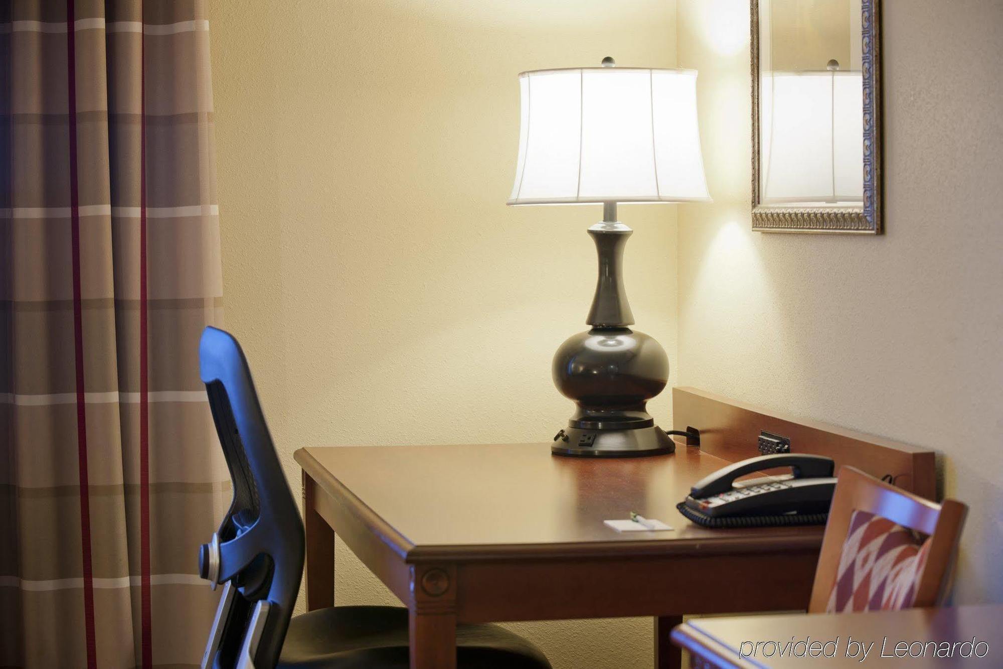 Four Points By Sheraton Bedford Manchester Airport الغرفة الصورة